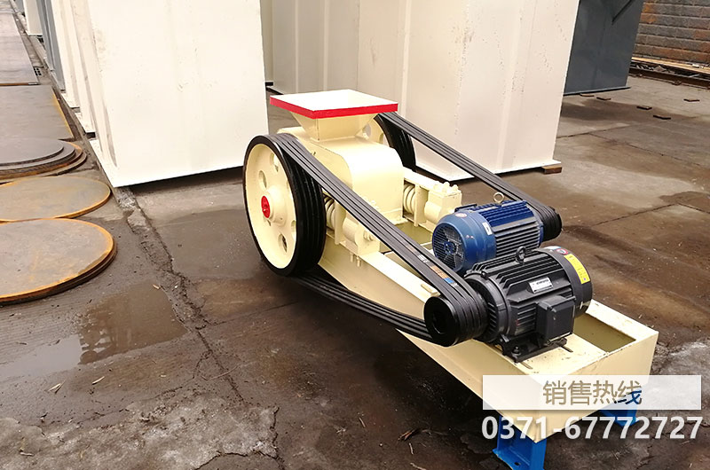 江西宜春密封式小型对辊破碎机200X75实验室用对辊破碎机价格